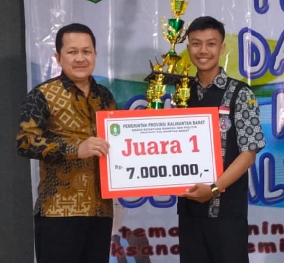 Juara 1 Lomba Pidato Tingkat SMA/SMK/MA Se-Kalimantan Barat Tahun 2022
