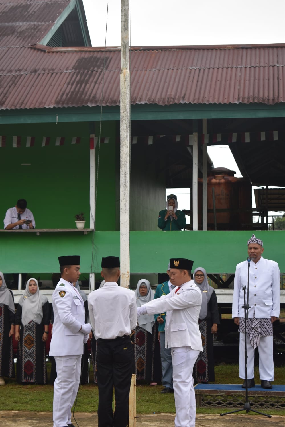 HUT  RI Sebagai ajang untuk memperkuat rasa cinta tanah air di kalangan siswa dan seluruh Civitas Akademika MAN 1 KH
