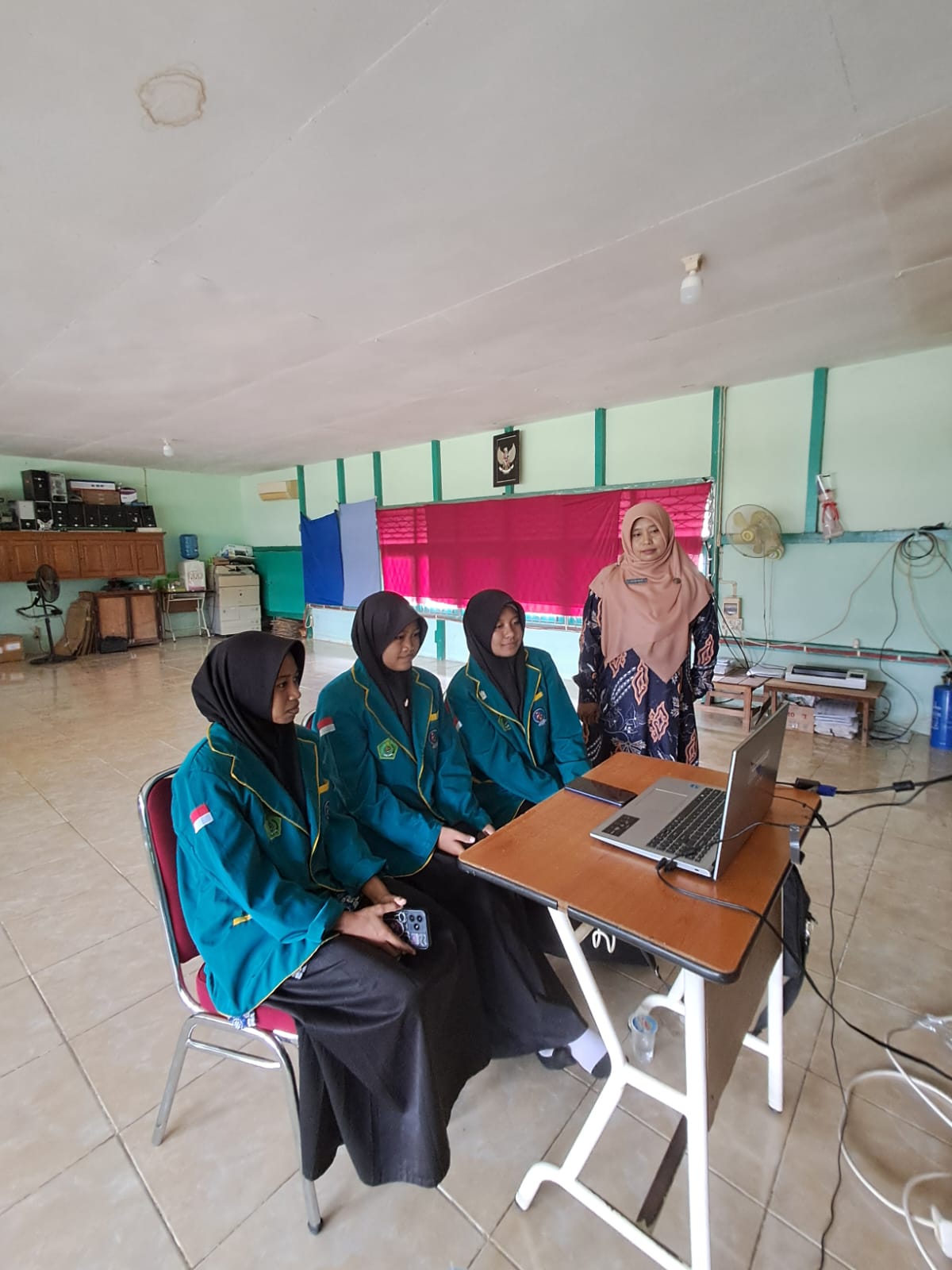 TIM Terbaik MAN 1 Kapuas Hulu, Mengikuti Babak Final Regional ISFO 2025 Kategori Pelajar yang di selenggarakan Oleh Otoritas Jasa Keuangan (OJK)